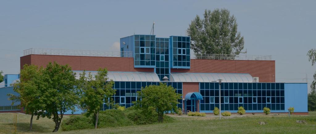 Krótki rys historyczny Stacja Uzdatniania Wody Rzeszów składa się z dwóch niezależnych ciągów technologicznych uzdatniania wody (ZUW I i ZUW II), zlokalizowanych na wspólnym terenie przy ul.