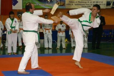9 Ronin TSD Stanisławów W dniach 21-23 stycznia odbyły się IV Mistrzostwa Polski Tang Soo Do, w których liczną grupą uczestniczyli zawodnicy z Ronin TSD Stanisławów pod kierownictwem Anny Wieczorek.