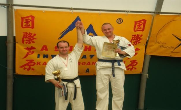 . Obecnie szkoleniowiec oraz kierownik sekcji,,ronin TSD Stanisławów" Osiągnięcia sportowe: -Vice Mistrz Pucharu Świata IKA Karate kata (układy) i kumite (walki kontaktowe) - Sardynia 2005 r.