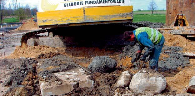 Jednakże czasochłonność oraz koszty, jakie niesie za sobą zbędne rurowanie pala w gruncie skalistym, na całym świecie skutkują odpowiednim podejściem projektowym do tego zagadnienia.