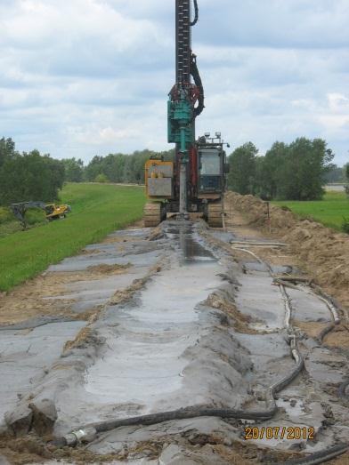 płytami ażurowymi, do rowów dochodzą filtry żwirowe w