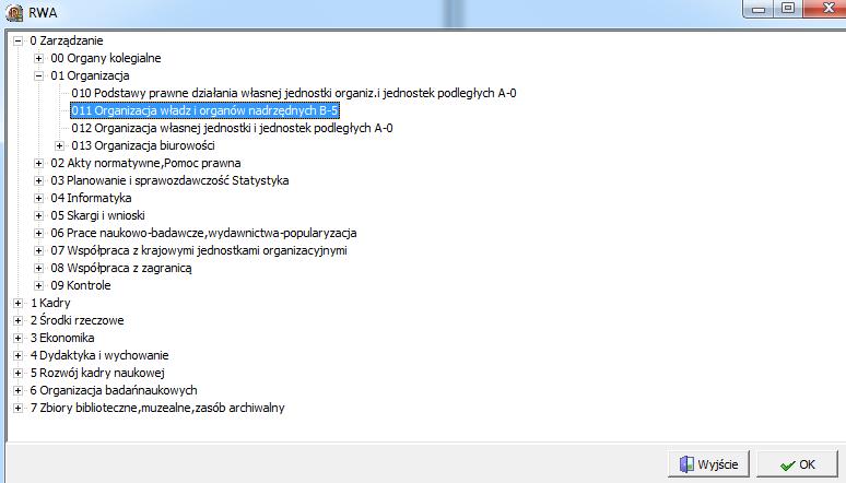 W przypadku wątpliwości co do prawidłowości symbolu klasyfikacyjnego, możemy skorzystać z wpisanego wcześniej wykazu akt. W tym celu klikamy w polu Znak teczki (podpole - symbol klasyfikacyjny).