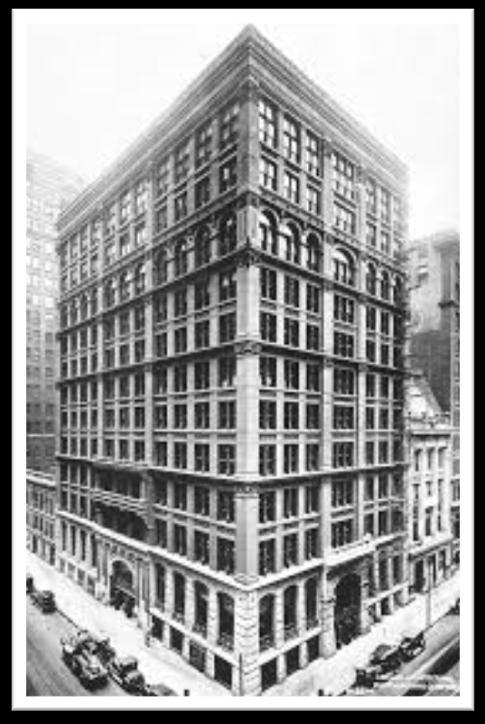 Historia drapaczy chmur Szkielet Chicagowski Pierwszym nowoczesnym wieżowcem był 10-piętrowy Home Insurance Building w Chicago, wybudowany w latach 1884-1885.