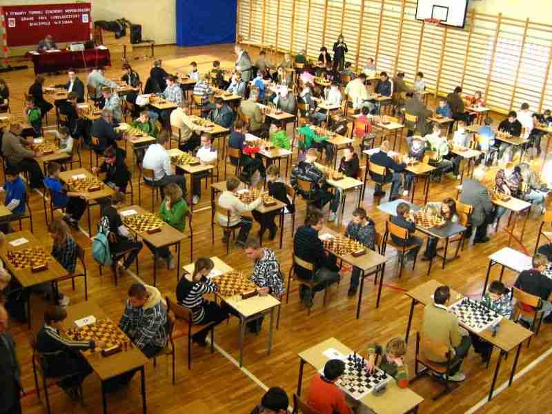 Z życia gminy Leśniowice Nr 45 13-19 listopada 2009 r. V Turniej Niepodległości Ziemi Chełmskiej w ramach Grand Prix Lubelszczyzny w Szachach W dniu 14 listopada 2009 r.