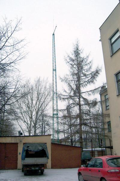 tworzeniu sieci radiowej. W trakcie testów uzgodniono też miejsca montażu masztów, ich wysokość i sposób uziemienia oraz miejsca montażu zabezpieczeń odgromowych na kablach antenowych.
