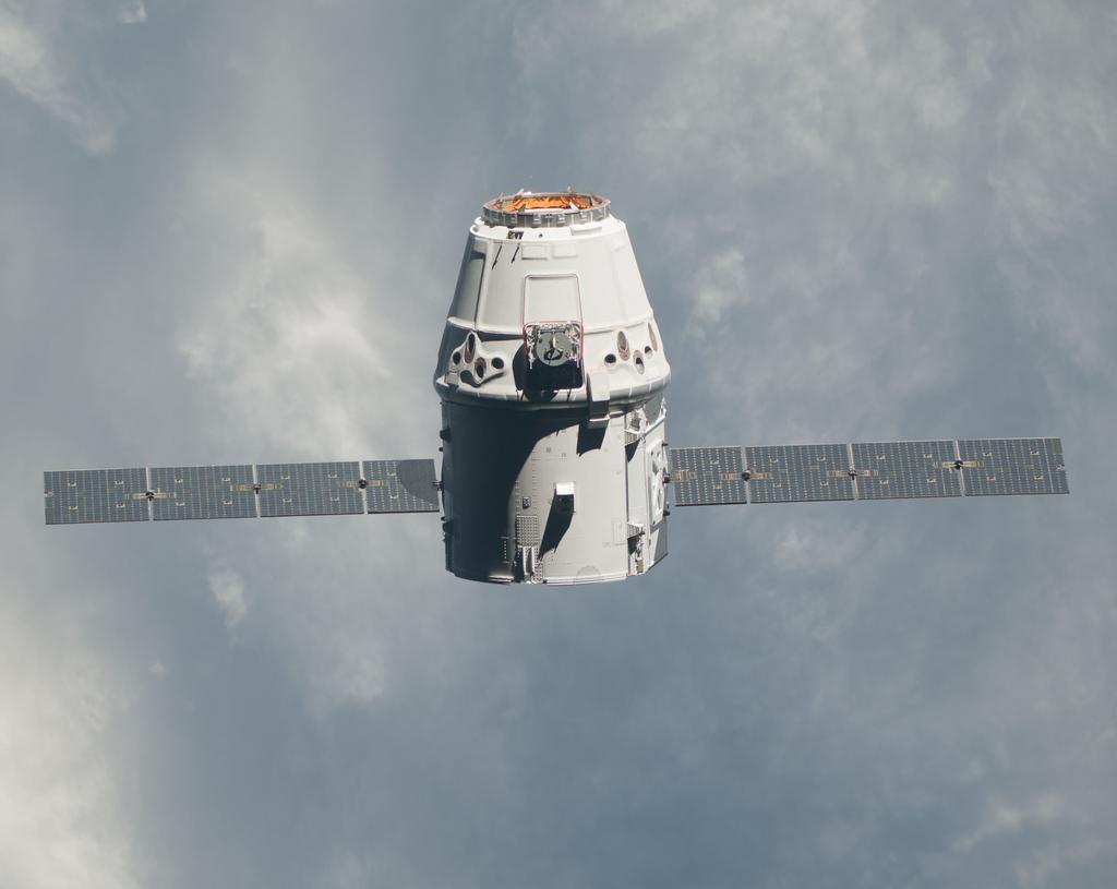 SpaceX: Założona w 2002 roku Pracownicy: 2005 160 ; Zarobki: 3000 10 000 USD/miesiąc 2010 1100 ; 2014 3500 Wartość spółki 2.