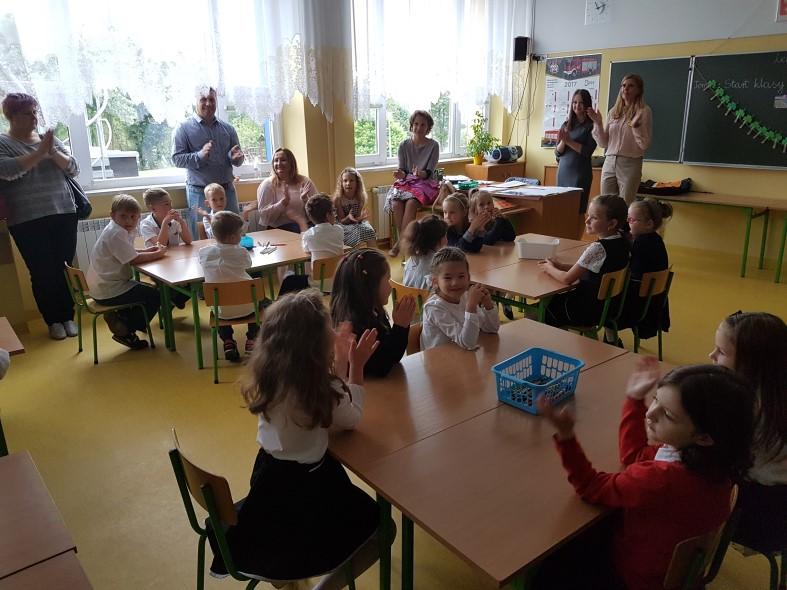 Sophie oraz Pola. Wszyscy jesteśmy wyjątkowi, cudowni i pomysłowi.