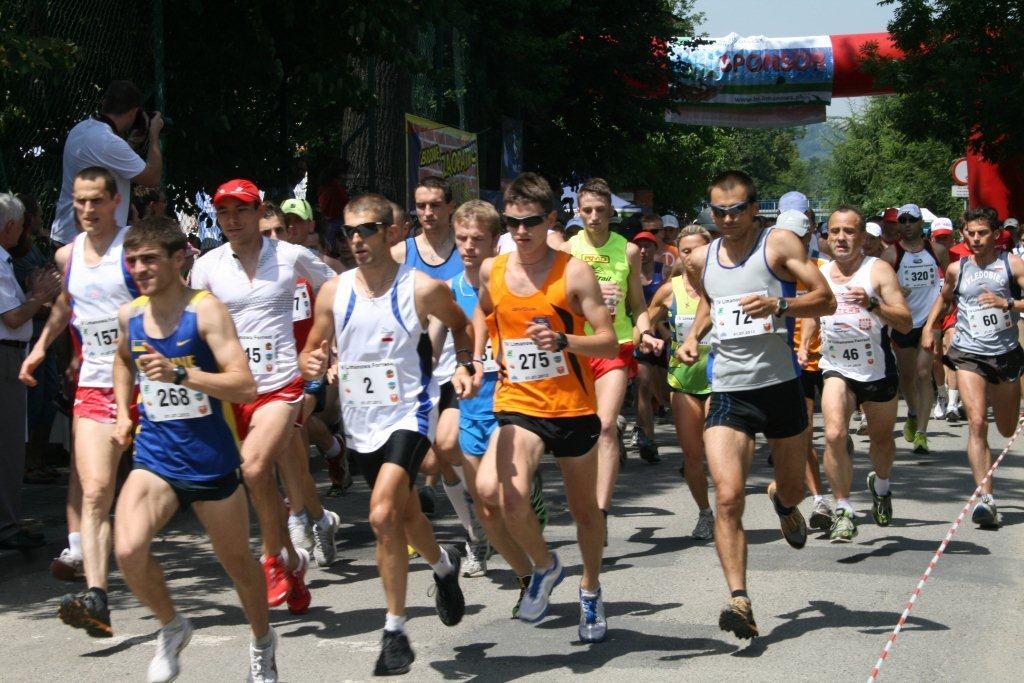 Wiadomości Wtorek, 3 lipca 2012 IV Limanowa Forrest - charytatywny bieg wymownych znaczeń Stało się tak, ponieważ bieg odbywał się dokładnie w dniu Finałów ME 2012 w Polsce i na Ukrainie.