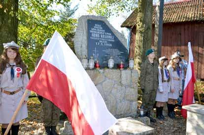 Słońce sprawia wrażenie spokojnego, ale w rzeczywistości to wrząca kula składająca się głównie z wodoru i helu, w której wnętrzu zachodzą reakcje termojądrowe uwalniające ogromne ilości energii.