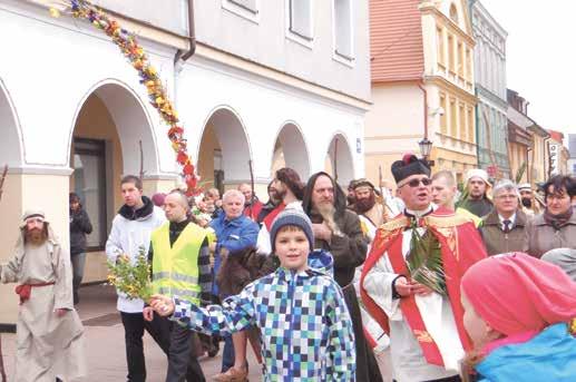 Po południu na Kalwarii Wejherowskiej odbyła się droga krzyżowa, połączona z Misterium Męki Pańskiej.