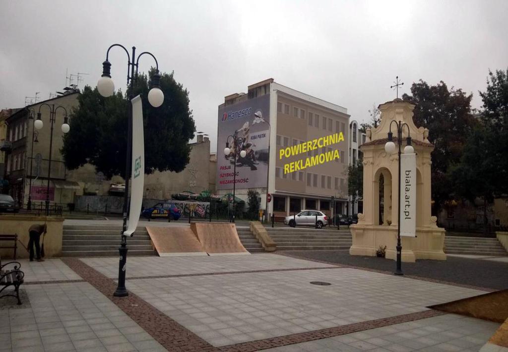 pieszy i samochodowy W bezpośrednim sąsiedztwie Centrum Kultury W pobliżu