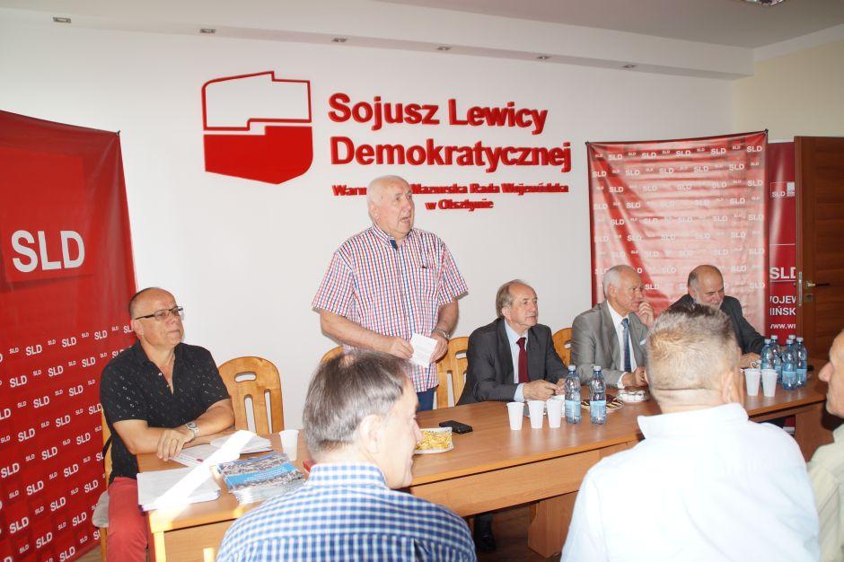 38 OLSZTYN, POŻYTECZNE SPOTKANIE W siedzibie Rady Wojewódzkiej SLD w Olsztynie, Partii, której posłowie w Sejmie RP, jako jedyni, głosowali przeciw tzw.