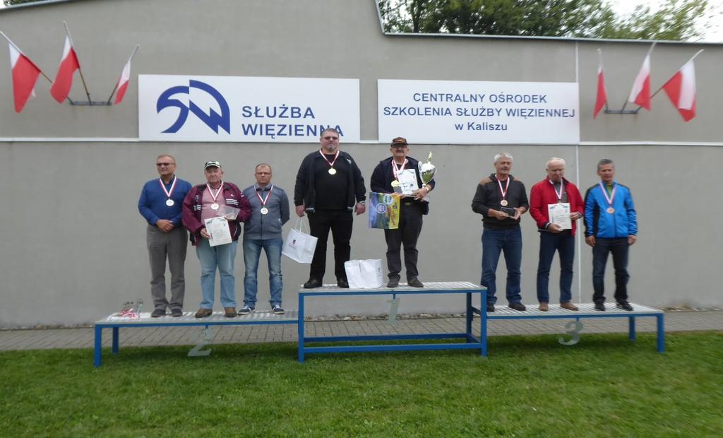 55 Udział w zawodach zgłosiły zarządy kół emerytów: Policji, Straży Pożarnej, Wojska Polskiego, Służby