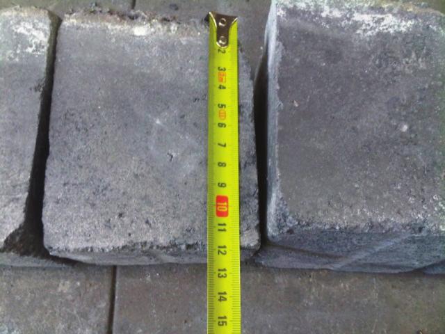 Skład chemiczny wyrobu Carmag MWL734 testy przemysłowe po pracy w przekroju od strony roboczej (1) do niepracującej bezpośrednio (4) w porównaniu do ich składu chemicznego wyrobów przed pracą.