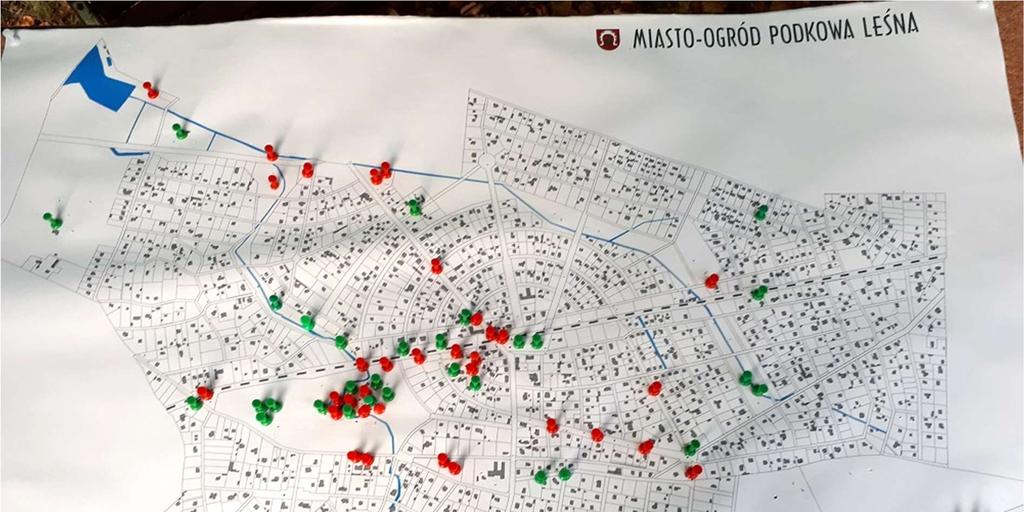27.09.2017 r. Rysunek 11. Mapa opinii, która powstała w dniu 27.09.2017 r. Miejsca, które podobają się mieszkańcom i powinny być zachowane w niemal niezmienionej formie (kolor zielony): - Muzeum w Stawisku wraz z parkiem, - Galeria Podkowa, - ul.
