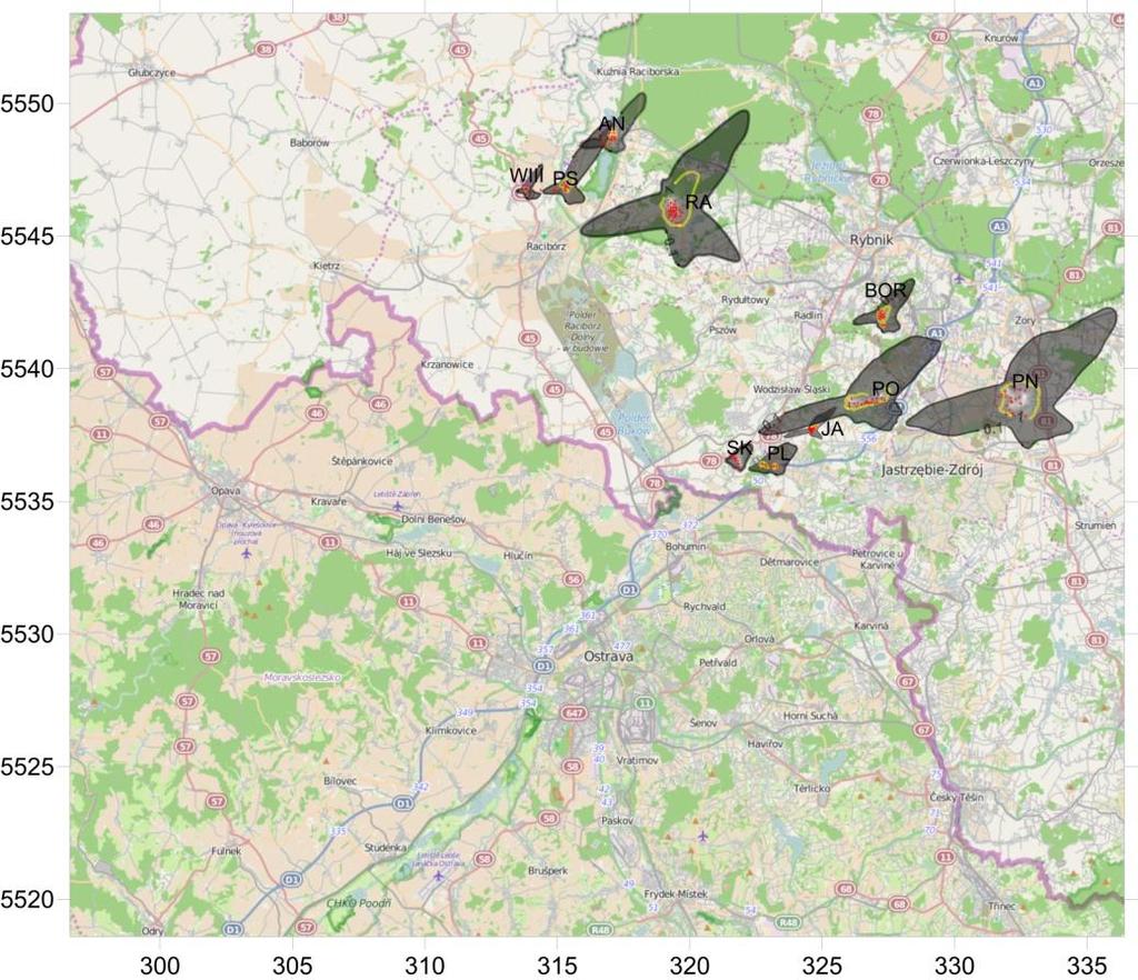 Rys 1 Porównanie rozkładów przestrzennych średniej rocznej PM10 dla 2013 roku. Kolor szary wskazuje obszary z wpływem poszczególnych hałd przekraczającym wartość 0.