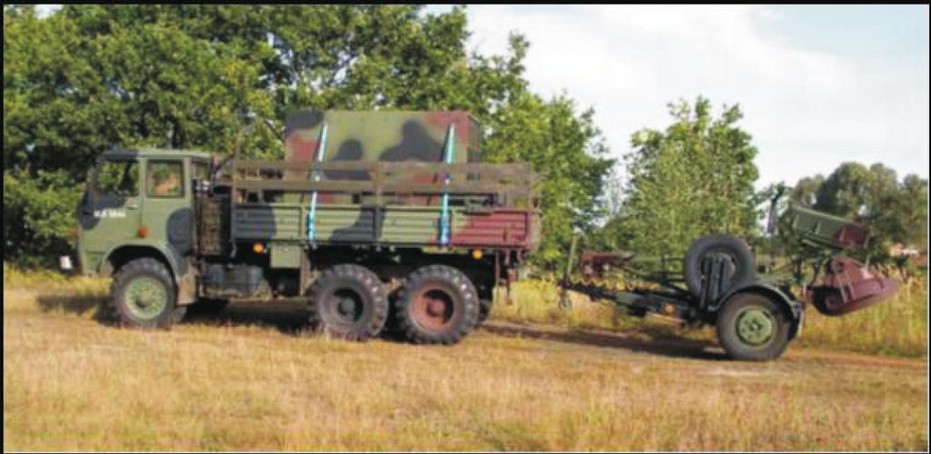 Szwedzkie wojska inżynieryjne używają mechanicznego ustawiacza min FFV-028 ciągnionego przez trzyosiowy pojazd Volvo, którego jednostka minowania wynosi 1000 min.