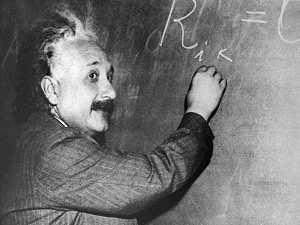 Grawitacja Ogólna Teoria Względności W 1916 Einstein zaproponował nowe podejście do opisu grawitacji.