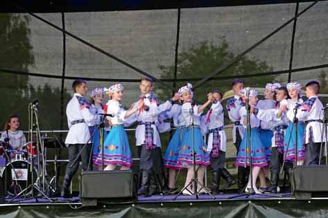 KULTURA Smardzewicki festyn u Św. Anny W dniu 29.07.2017 r. odbył się smardzewicki festyn u Św. Anny. W tym roku uroczystość odbyła się na smardzewickich ogrodach i zgromadził liczną publiczność.