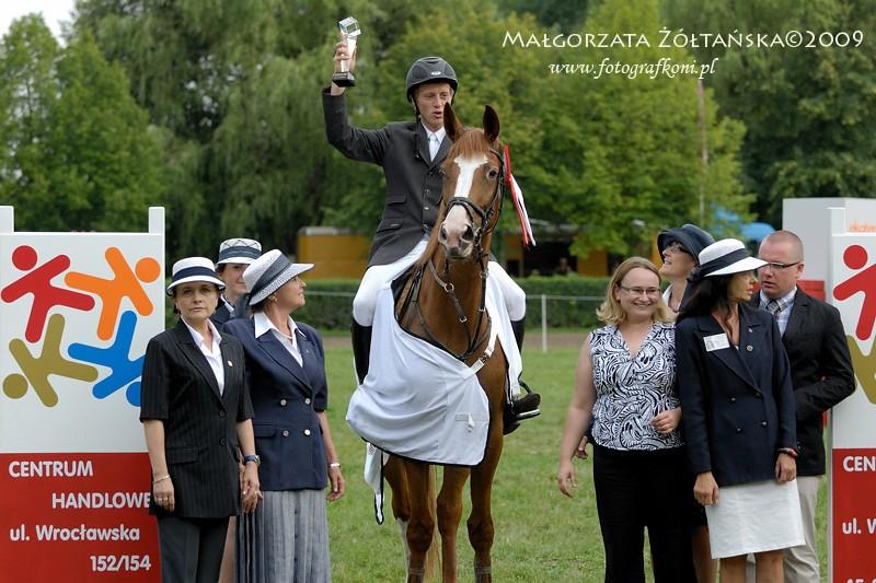 REGULAMIN ROZGRYWANIA ZAWODÓW W SKOKACH PRZEZ PRZESZKODY CYKLU: KaROLINKa CUP KWALIFIKACJE DO FINAŁU KAROLINKA BARBÓRKA CUP CSI w KATOWICACH ( SPODEK )!