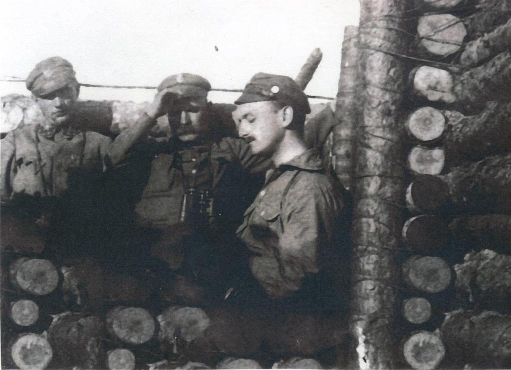 Podporucznik 5 pułku piechoty Legionów, podpułkownik Wojska Polskiego, więzień obozów jenieckich NKWD w Starobielsku i Kozielsku (1939 1940) To trzeci, znany