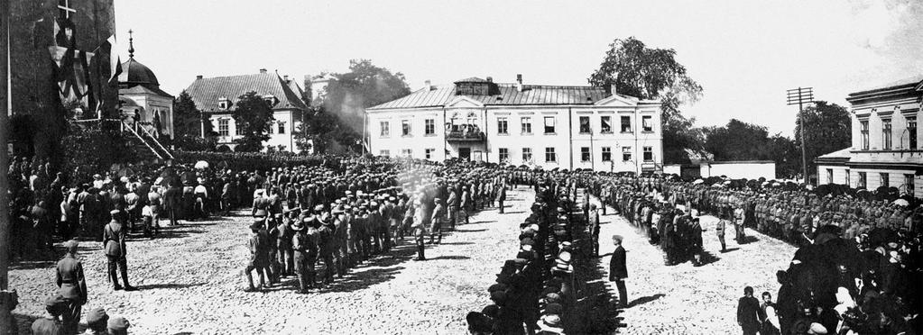 Msza polowa dla oddziałów legionowych na placu przed katedrą kielecką 30 sierpnia 1914 roku Czasem zagra orkiestra strażacka z Kielc, która przez sympatię wyprowadziła nas z Kielc zamierzając wrócić