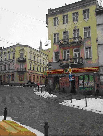 3 3. Lokalizacja Kamer. 3.1 Lokalizacja Kamery nr 1 ul. Kolejowa 1. 3.1.1. Kamera Na budynku zlokalizowany zostanie punkt kamerowy nr 1 monitoringu.