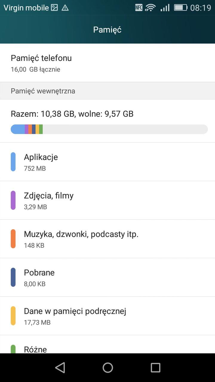całkiem nieźle i w teście Epic Citadel na wysokich ustawieniach P8 Lite uzyskał niemal 57 klatek na sekundę. Telefon posiada 16 GB wbudowanej pamięci, z czego 9,5 GB jest dostępne dla użytkownika.