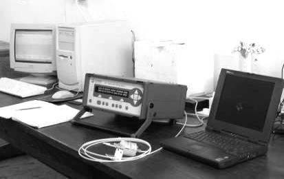 Measurement set stand with gas analyzer Muli Gas Monitor type 1312 and air sampling probe W kaŝdej komorze umieszczano pojemniki próbne napełnione jednorodną, fermentującą gnojowicą świń,