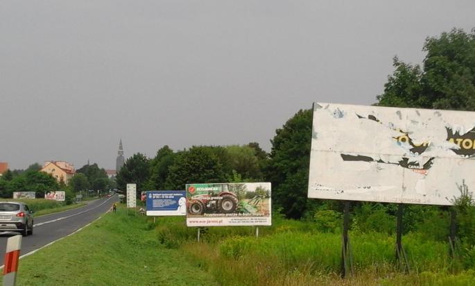 Fot. 6-7 - Wlot do miasta od strony Dzierżoniowa ul. Westerplatte Fot.