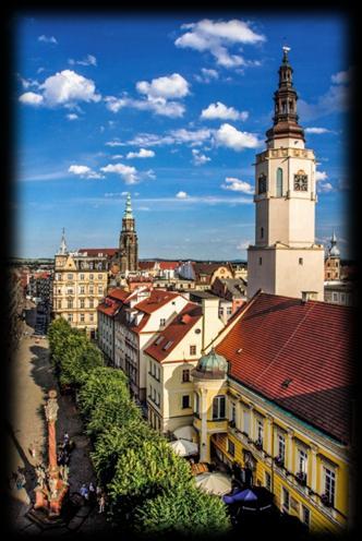 Niekiedy walory estetyczne i funkcjonalne obszaru centralnego wynikają z charakteru miasta.