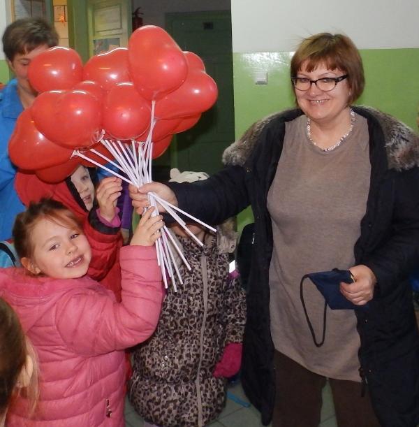 Walentego uczniowie działający Szkolnym Kole Caritas pod opieką