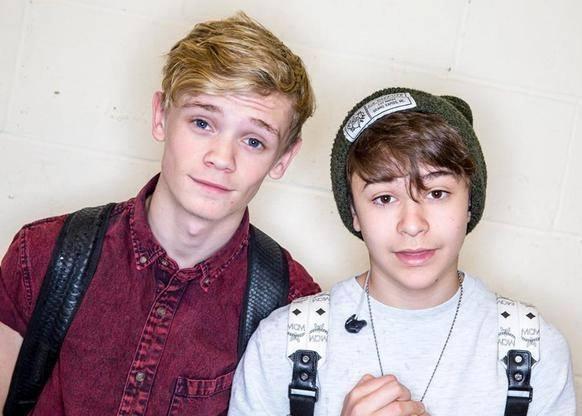 Kącik gwiazd Bars And Melody to duet, w skład którego wchodzą Leondre Devires (15l.), który odpowiedzialny jest za części rapu, oraz Charlie Lenehan (17l.), który jest głosem głównym.