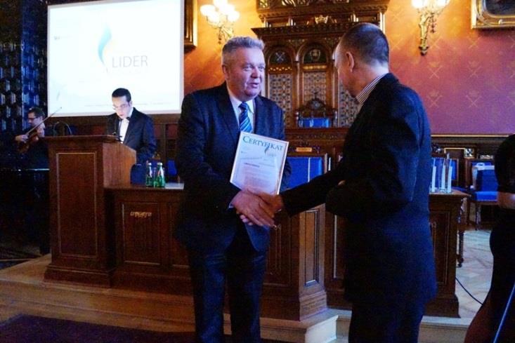 W gali uczestniczyli przedstawiciele samorządów z całej Polski, którzy odebrali przyznane przez Fundację certyfikaty poświadczające pozytywny wynik procedury akredytacyjnej.