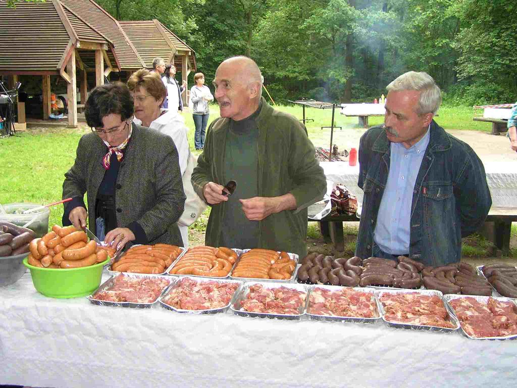 o. oraz dobrowolna zbiórka pieniędzy na udzielenie pomocy kolegom geodetom, którzy ucierpieli podczas powodzi.