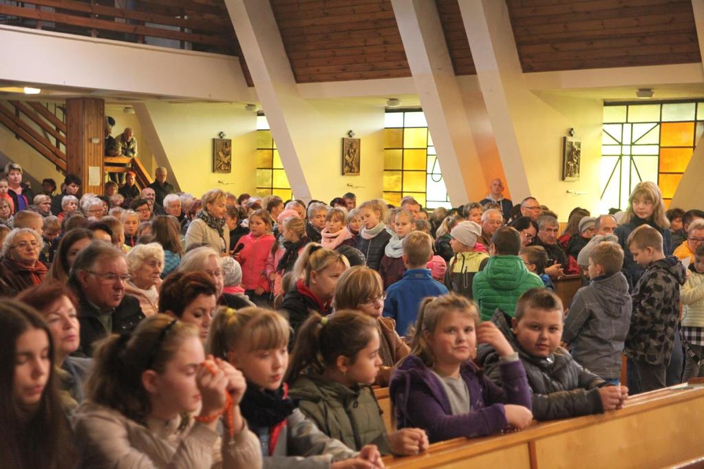 Misje Święte 2017 Prawie 500 modlących się dzieci i dorosłych przyszło w