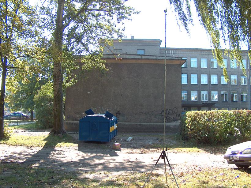 budynków, w miejscu projektowanego parkingu.