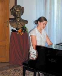 Po koncercie laureatów X Małopolskiego Konkursu Pianistycznego gościnnie wystąpili tuchowianie, byli uczniowie SOM w Tuchowie, którzy po ukończeniu Średniej Szkoły Muzycznej w Tarnowie 11 VI 2007