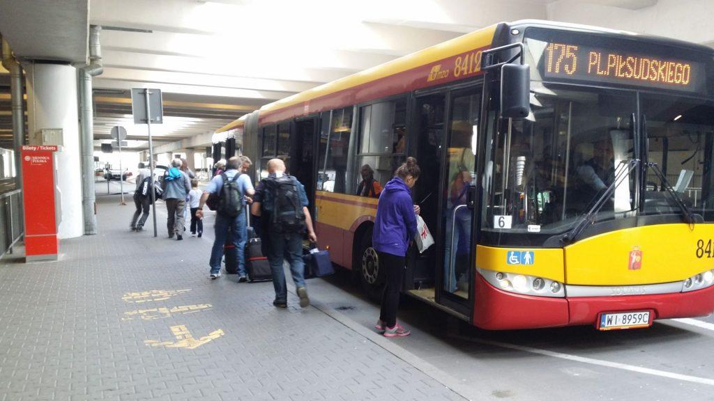 Przejazd autobusem do centrum to około 40 min w godzinach