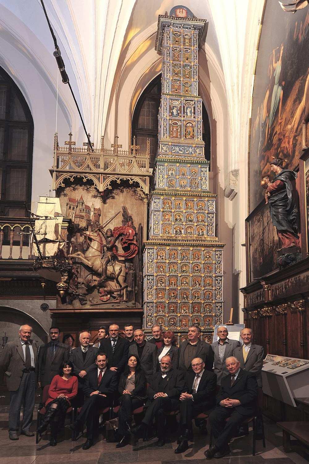 41 Z ODDZIAŁU GDAŃSKIEGO PTN Zarząd Oddziału Gdańskiego PTN Oddział Gdański Polskiego Towarzystwa Numizmatycznego Oddział Gdański Polskiego Towarzystwa Numizmatycznego rozpoczął 2015 rok w nowej