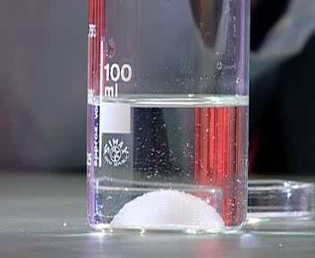 heterogeniczna roztwór właściwy homogeniczna mieszanina składająca się z 1 lub więcej substancji rozpuszczonych w