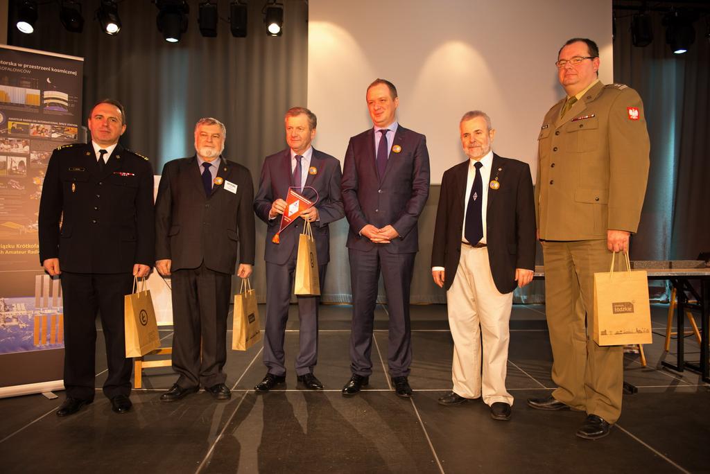 Waldek 3Z6AEF, Roman SQ2RH, Rafał SQ6IYR, Armand SP3QFE oraz koledzy uczestniczący w budowie i eksploatacji bazy krótkofalarskiej na Kopie Biskupiej.