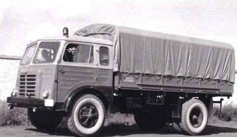 Samochód ciężarowy Żubr A 80 o ładowności 8 ton był produkowany w latach 1960 1967 w: a. Lublinie b. Ursusie c. Jelczu 11.