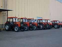 Pierwszy po II Wojnie Światowej traktor typu Ursus wyprodukowano w dniu: a. 22 lipca 1945 roku b. 30 kwietnia 1947 roku c.