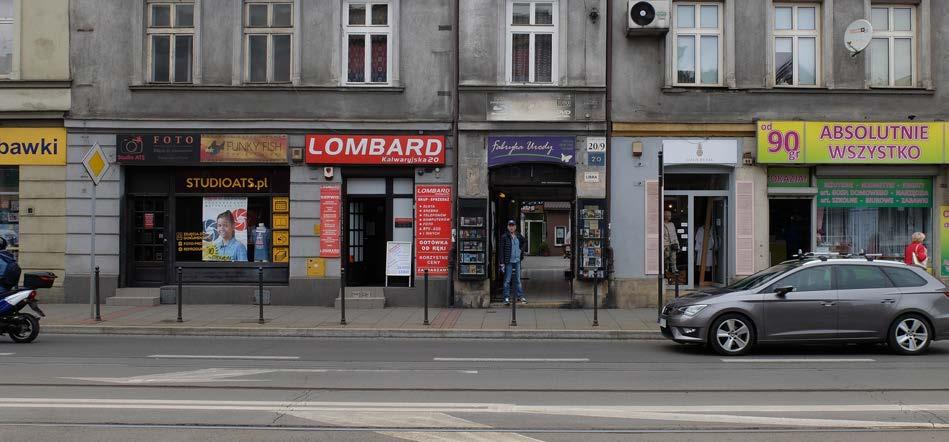 6 Analiza stanu obecnego i wnioski pod kątem budowy systemu informacji Problem: krzykliwa, wielokolorowa reklama zewnętrzna Wniosek: system nie powinien konkurować z szyldami reklamowymi, lecz