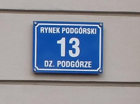 projekcie od poprzednich rozwiązań kolorystycznych, aby wprowadzanie nowych oznaczeń odbywało się ewolucyjnie, nie rewolucyjnie a więc bez większych kolizji z obecnie istniejącymi oznaczeniami.