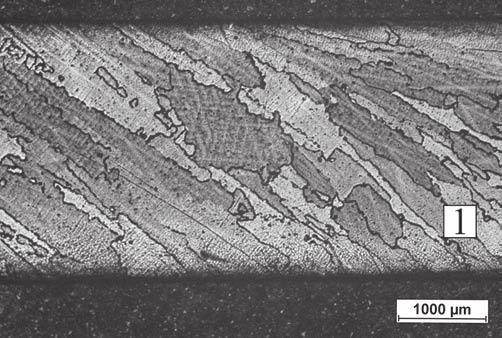 Badania makroskopowe potwierdziły, że materiał podłoża stop Inconel 738LC ma budowę polikrystaliczną (rys. 7).