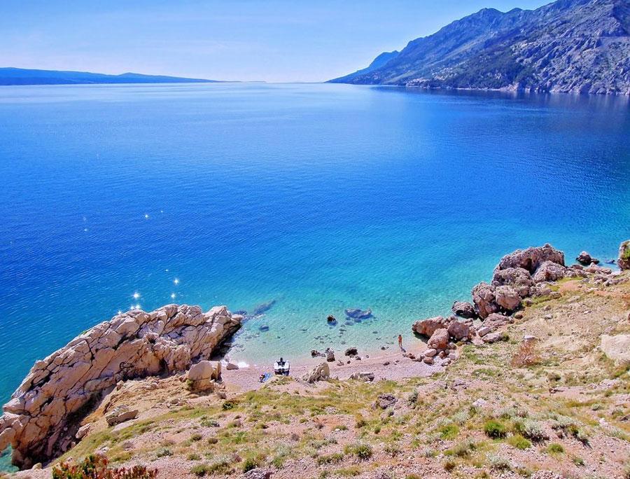 Makarska Rivera to najlepsze chorwackie plaże, kontynent i malownicze wyspy, miasta oferujące rozrywkę na najwyższym europejskim poziomie.
