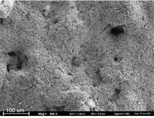 Rys. 14. Powierzchnia powłoki natryskiwanej UTP 2005 po erozji, SEm Fig. 14. Surface of coating sprayed with UTP 2005 after erosion, SEm Rys. 16. Powierzchnia powłoki natryskiwanej proszkiem AmI 3001.