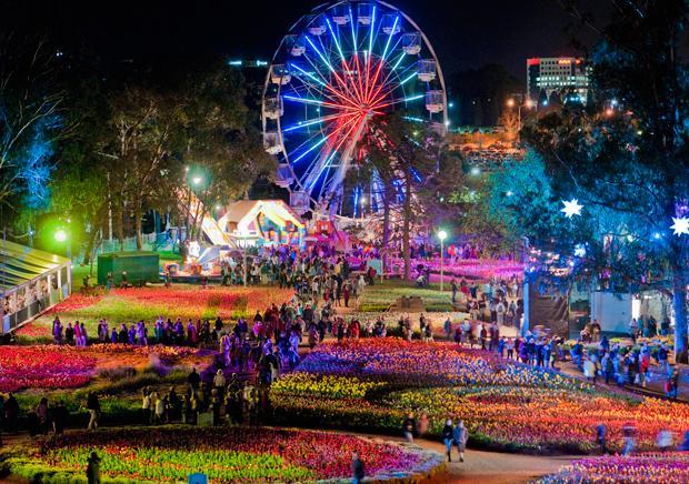 Festiwale Floriada w Canberze Wczesną wiosną każdego roku, czyli od 15 września do 15 października,w stolicy Australii, Canberze, organizowane jest święto kwiatów FLORIADA.